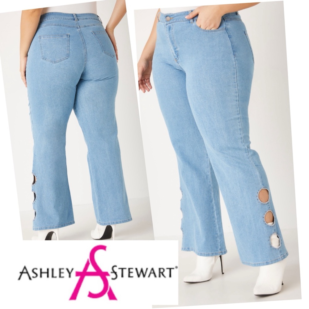 Ashley Stewart Women's Blue Jeans with Button Detail Size 20 
1% Spandex
